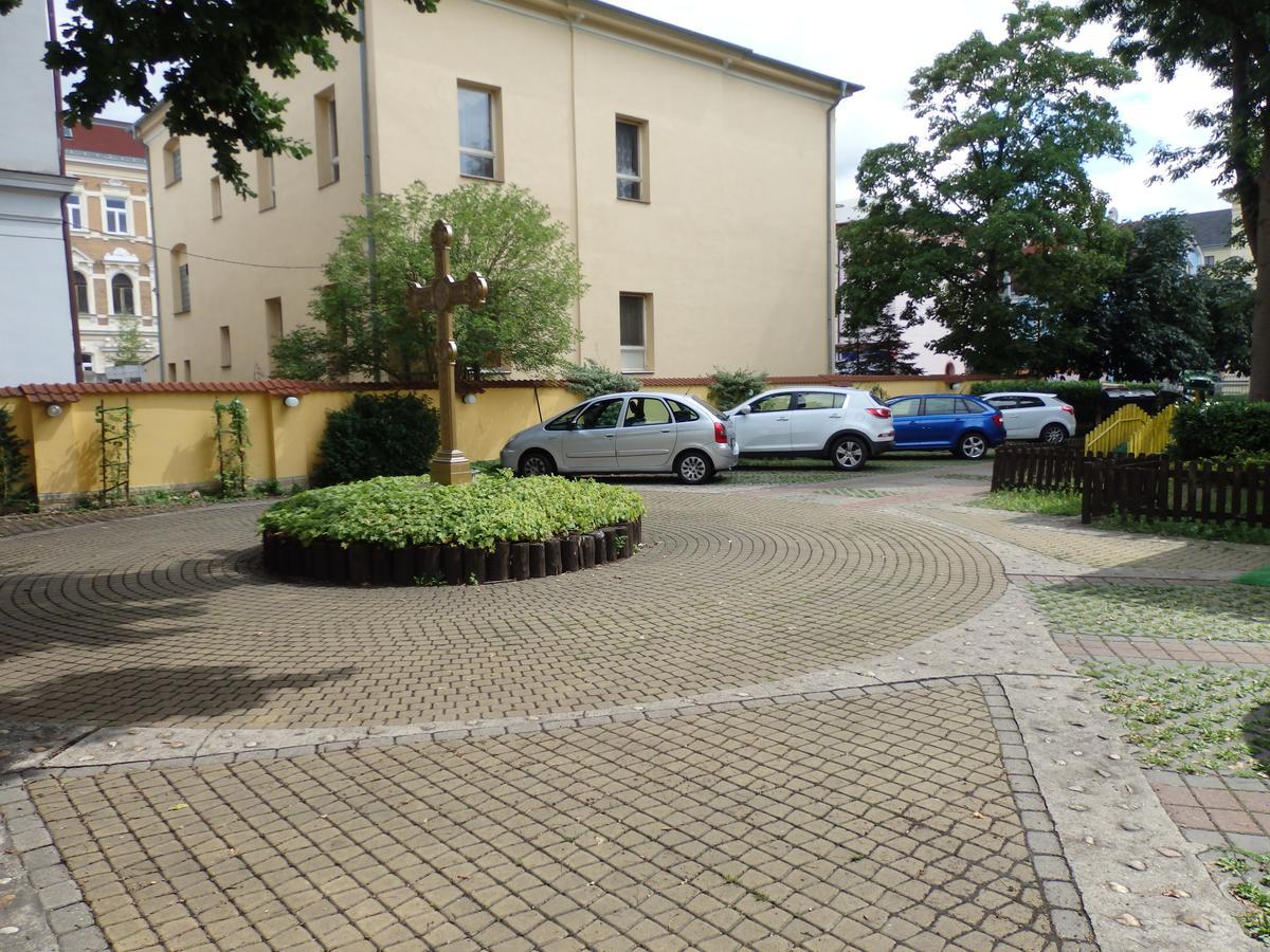 Hotel Zlaty Kriz Teplice Exterior photo